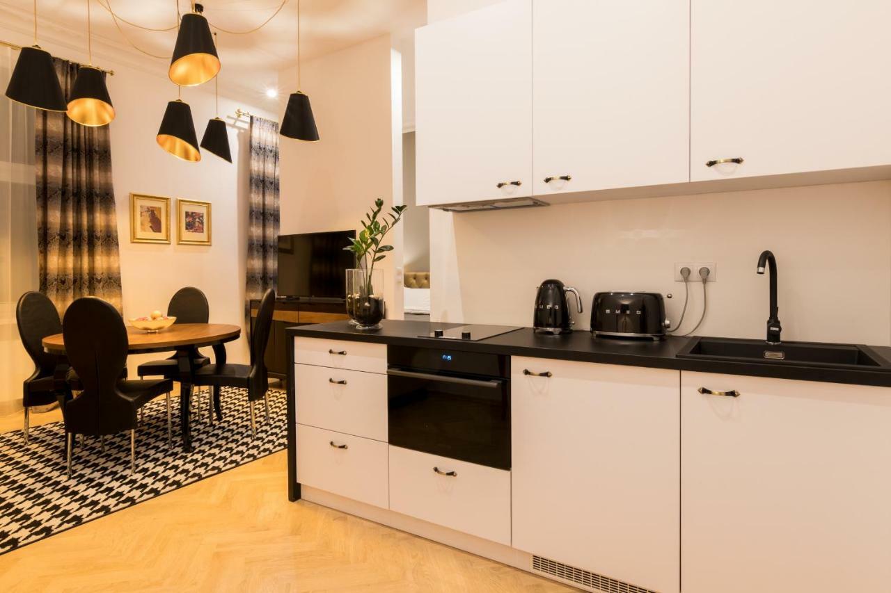 Apartments Zwierzyniecka A4You Красков Екстериор снимка